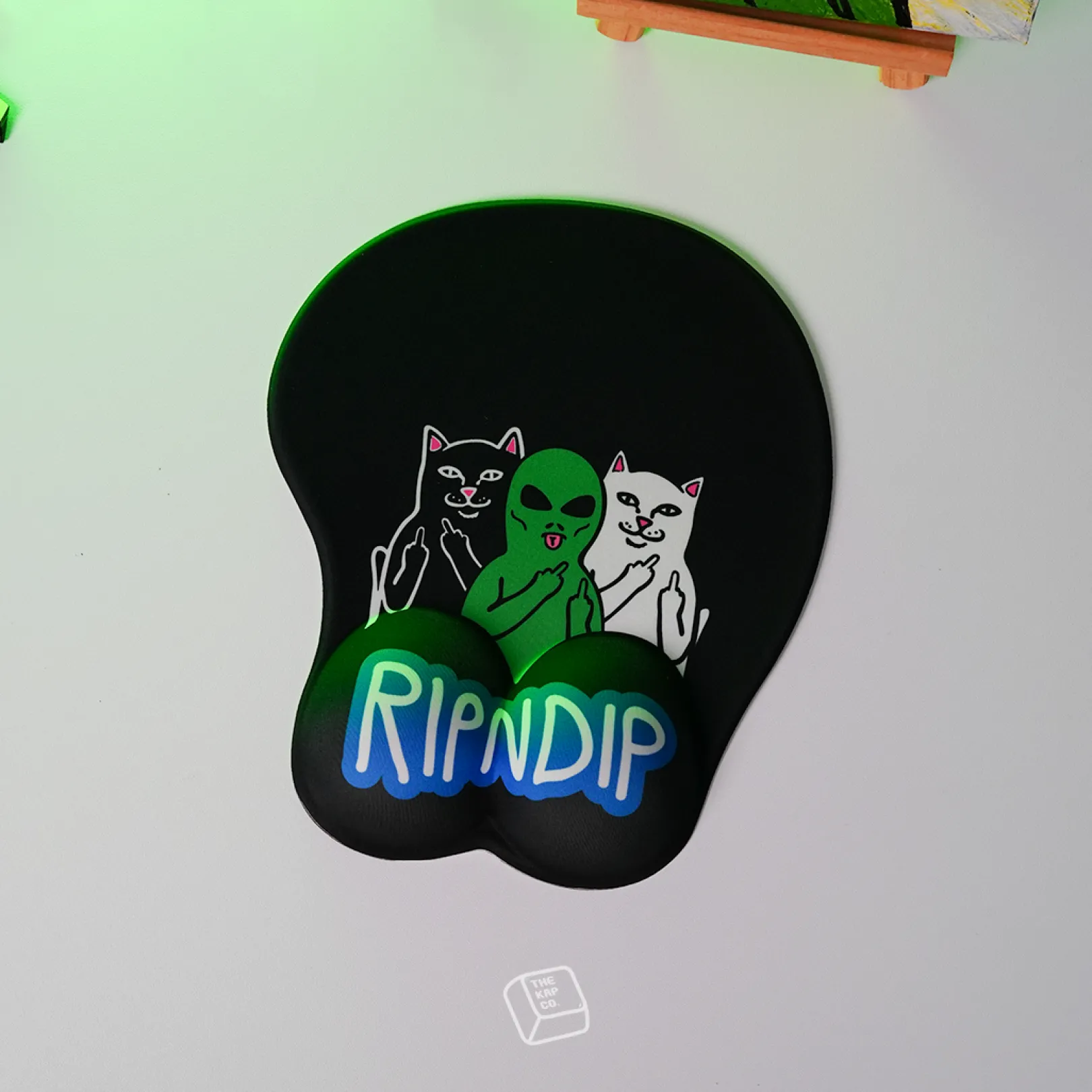 whole_gang_mousepad_asst_2-1.webp Whole Gang Mousepad (Asst)<Ripndip Outlet